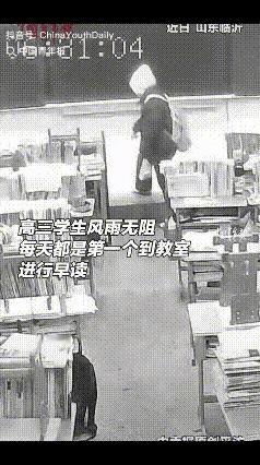 零下11℃清晨的教室背影，藏着最动人的人生底气近日，山东临沂，