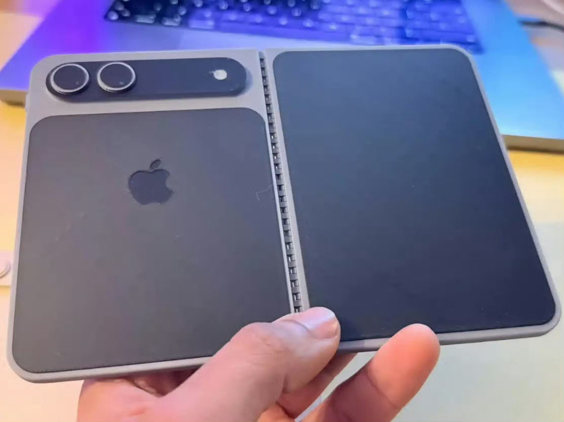 苹果首款折叠屏iPhoneFold国行起售价14999元（12GB+256G