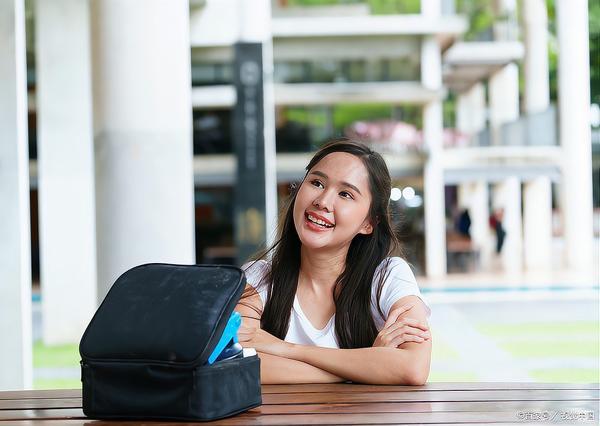 看透真相：有钱和健康才是成年人的终极底气最近网上又火了个扎心话题，反复强调