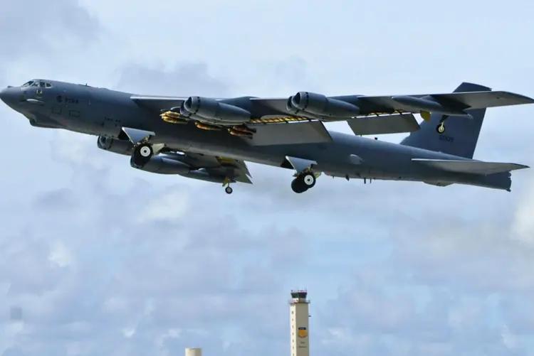 委内瑞拉马杜罗怕什么来什么，当地时间11月6日两架B52美国远程轰炸机开始出现在