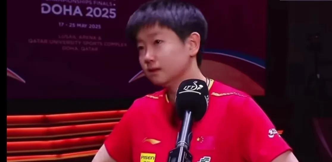 起初还奇怪，孙颖莎今晚为啥会哭？今晚的比赛，孙颖莎经历了让人心酸的一幕。