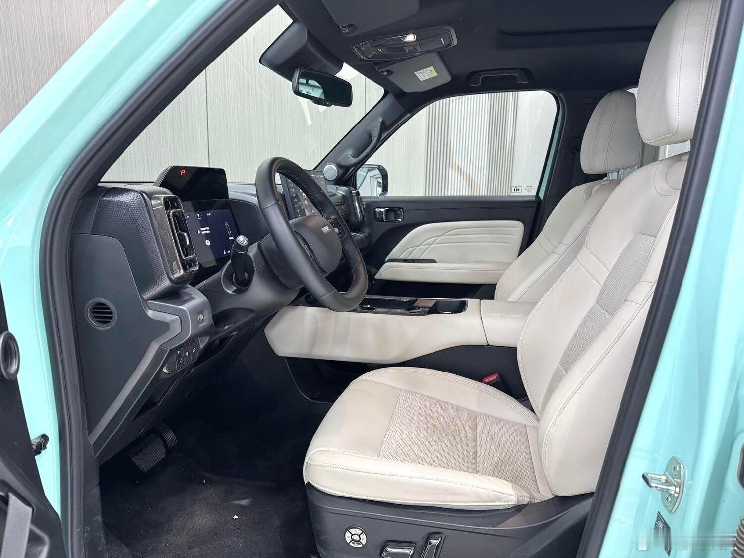 26款哈弗猛龙PHEV🚘🌟榫卯方灯设计：单侧123颗高透LED灯珠，