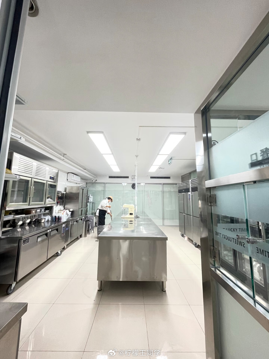 西贝线下门店店长发声正如我所说，罗老师胜算不大，西贝也正是拿住了「何为预制菜」这