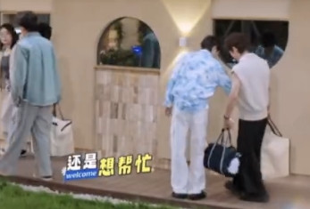 丁程鑫眼里还是太有活了看他干活有种莫名的踏实感，明明年纪不大，却总想着多分担点