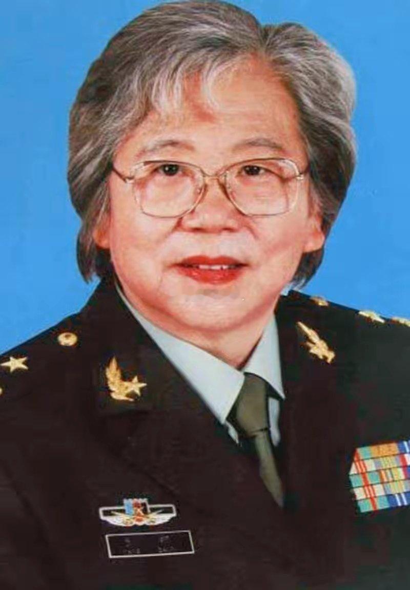 一身正气镇住贪腐！真正的军中铁娘子连贪了1.6亿、腐化至极的中将王守业，都有宁死