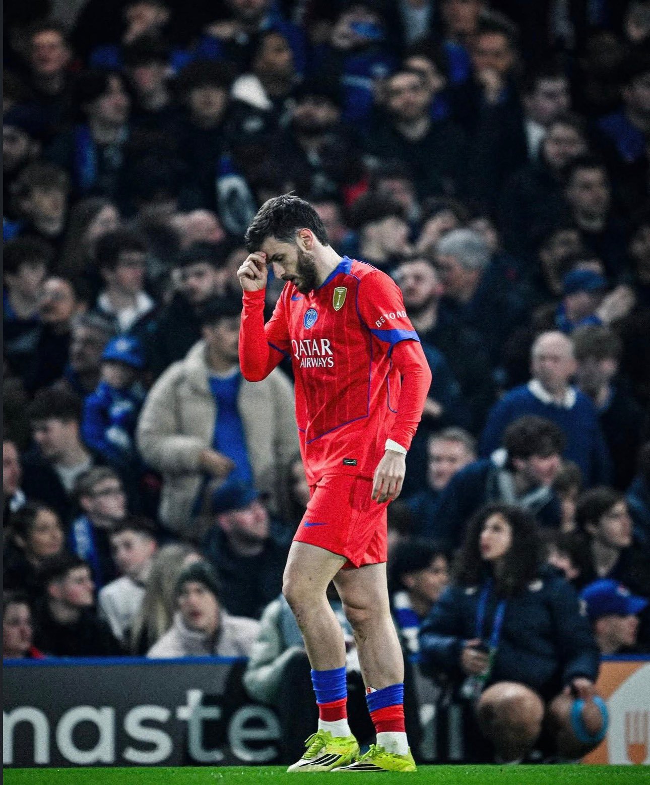 欧冠🚨🎖️|阿森纳最近询问了赫维查·克瓦拉茨赫利亚的情况。然而，这名