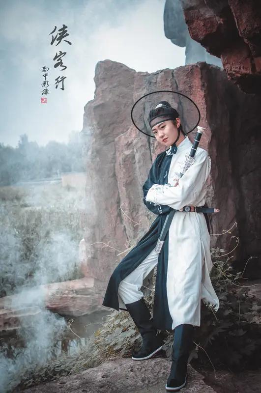 《镖人》登顶全球影史冠军：吴京用7亿赌局，把中国武侠打回世界巅峰《镖人》登顶全