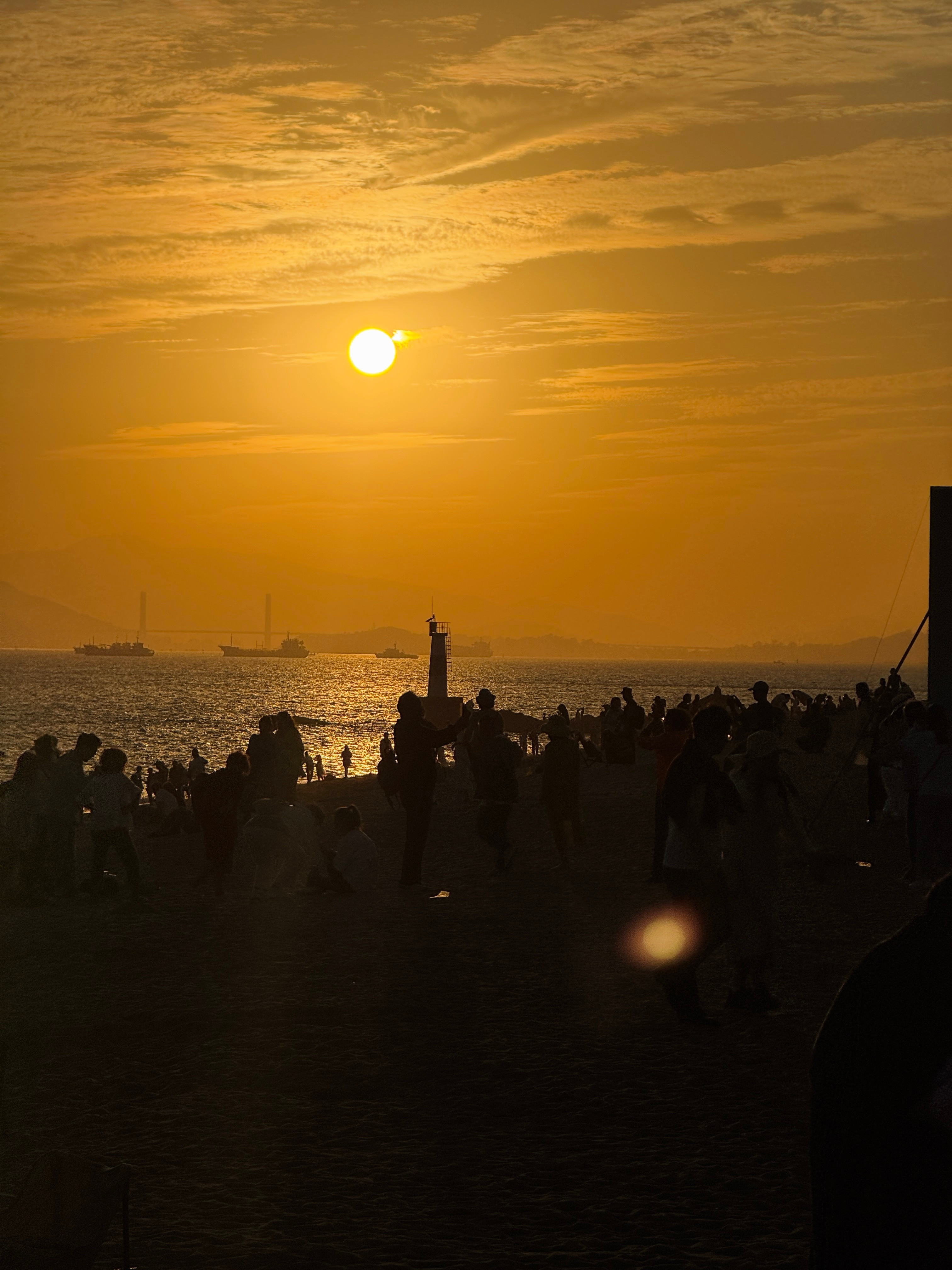 漫步鼓浪屿久久没来就会想坐个船，来岛上溜达溜达岛上商业化少了很多，也开始出现很多