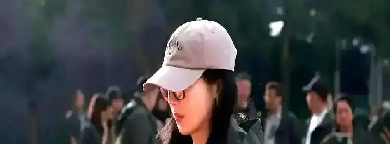 6.8亿砸下去，鹅厂疯了开机第17天，杨紫把董竹君的后人请到片场，一句话没