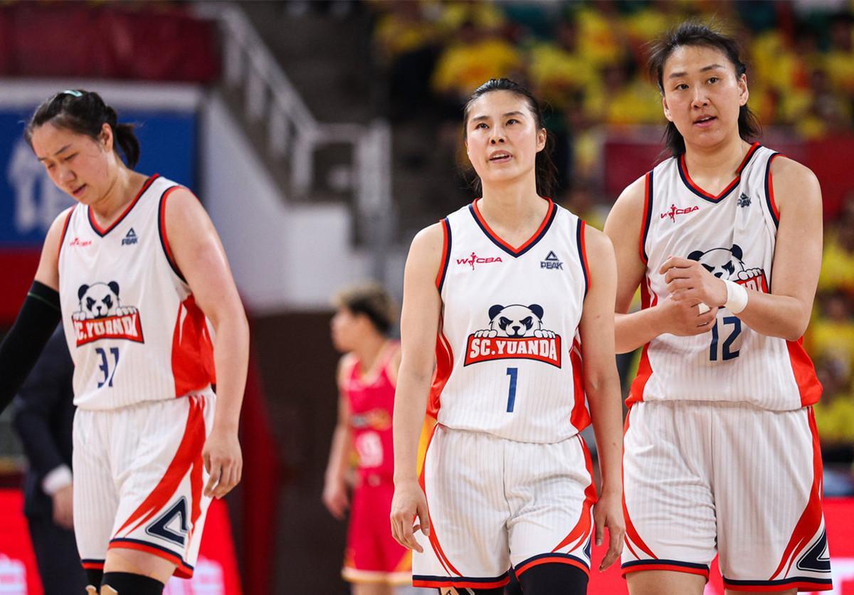 超级大爆冷，四川女篮74-65击败山西客场夺冠！北京时间4月25日，WCBA总