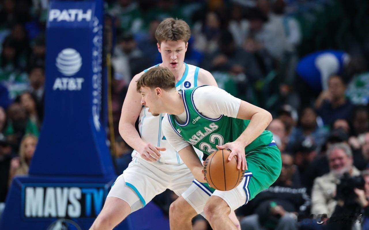 打着打着，新秀得分榜前五只有弗拉格和克努佩尔得分接近，其他人已经被拉开差距了！