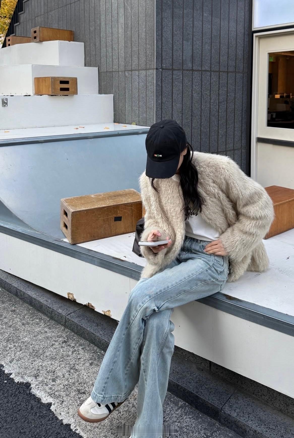 穿搭分享连续更新第2653天韩国时尚女生日常搭配当跳舞的女生结婚有孩子后如果保