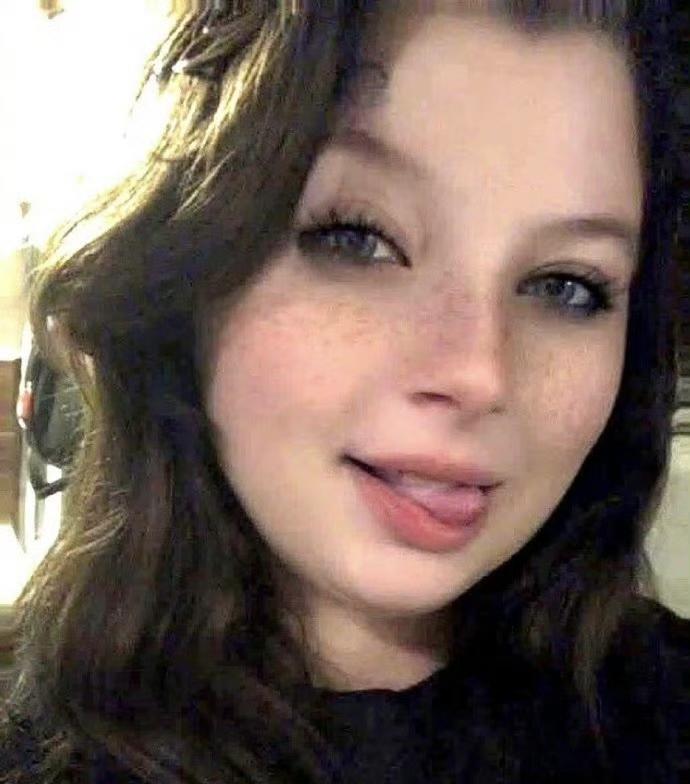 美国密歇根州一个22岁的姑娘丽贝卡，怀孕已经39周了，眼瞅着就要当妈妈，结果却被