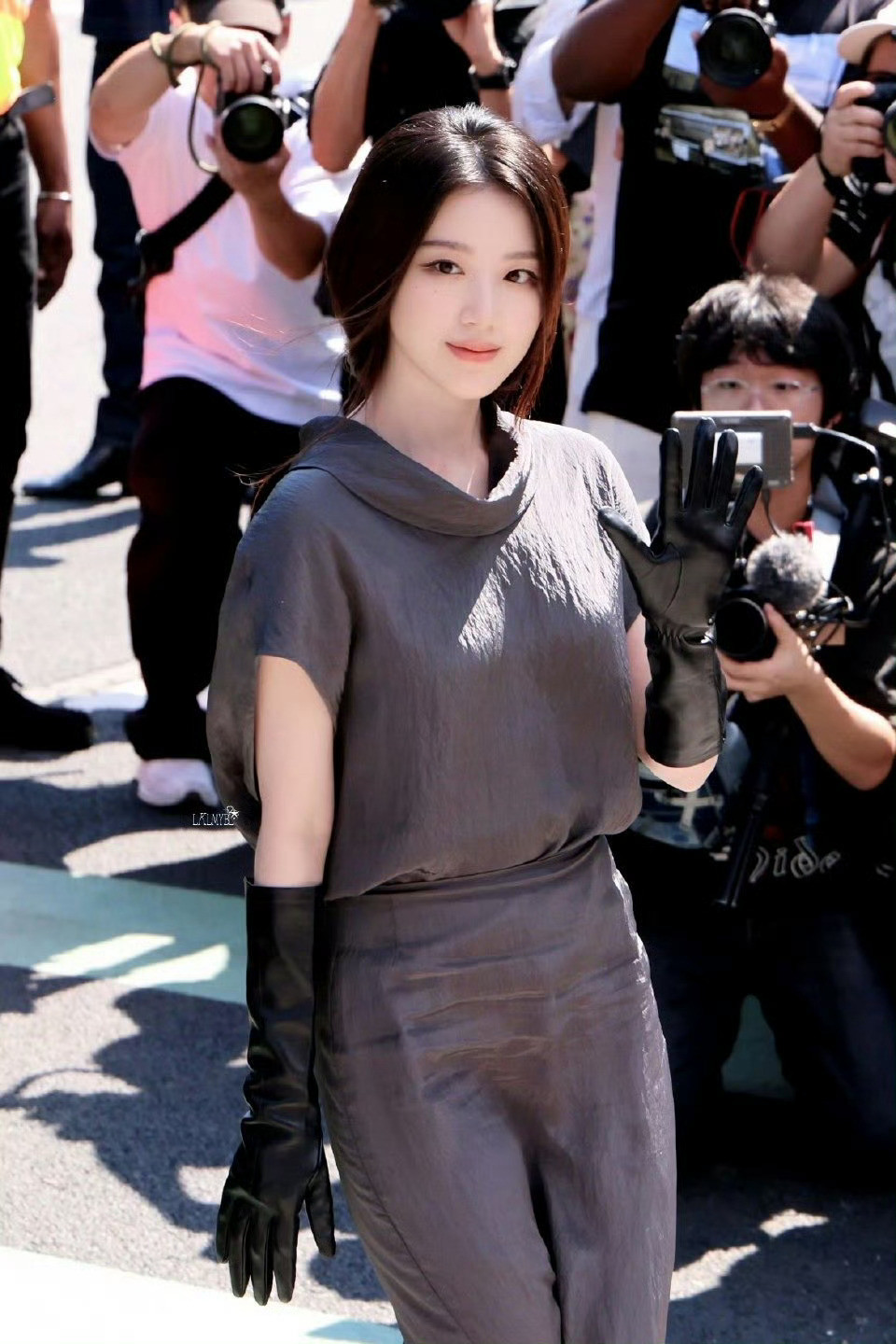 叶舒华低马尾真的不亏是门面啊！真的美得很突出​​​