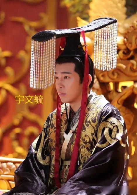 北周明帝即位不久，宇文护突然主动请辞，“愿归政于皇上”。年少的皇帝毫不犹豫地答应