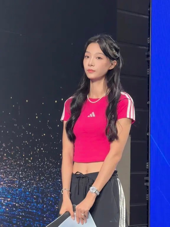 请问这位美女你发呆的时候在想啥分享照片​​​