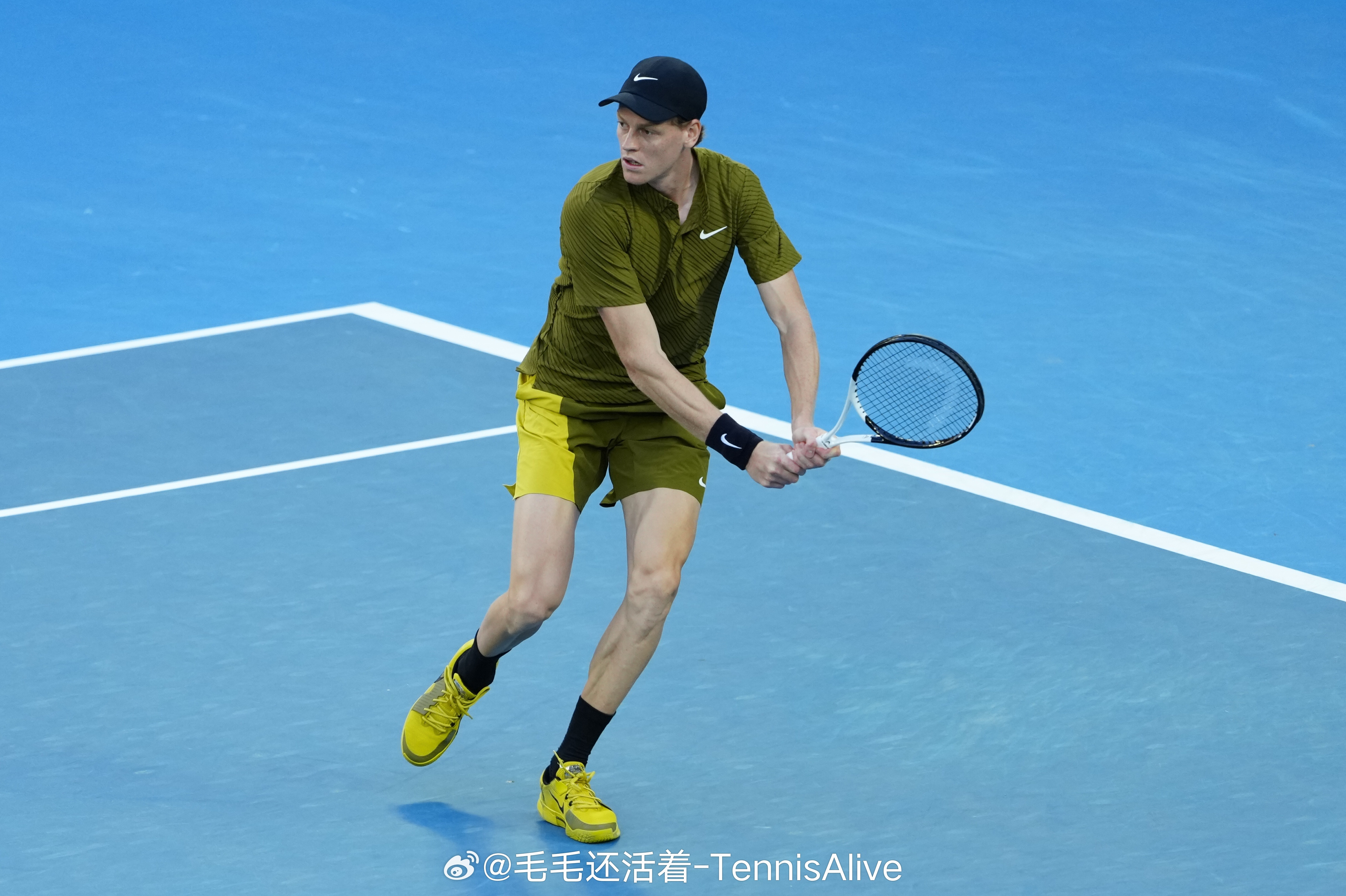 辛纳这衣服的颜色该怎么形容？芥末绿？？