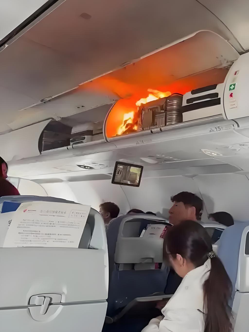 飞机行李架突然炸了！你的充电宝可能是个“隐形炸弹”10月18日，国航从杭州飞