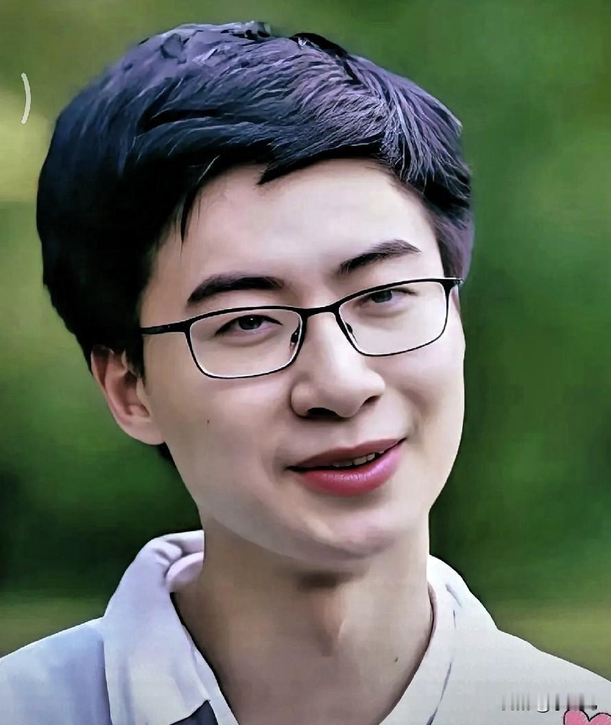 庞众望掉粉8万这事，看得我哑然失笑。那个“寒门贵子”的神话，终于被现实的感情