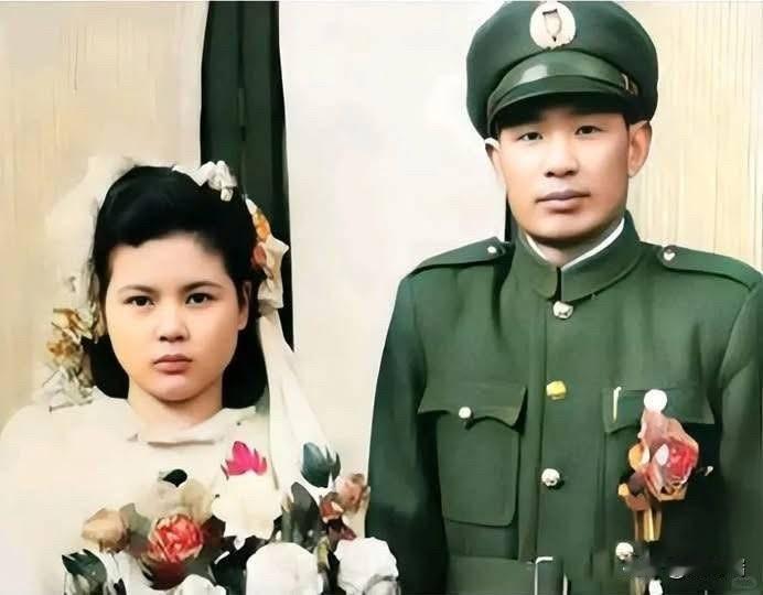 远征军连长娶日本女战俘，后因她得泼天富贵1977年的一天，四川万源市白沙镇随着