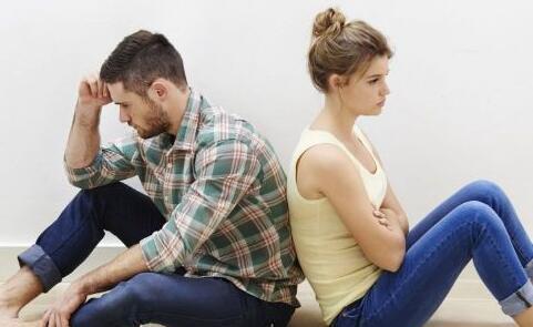 震惊！背叛后家庭重建，竟揭露隐藏20年的惊天秘密李阿姨一直以为自己过得平淡而温