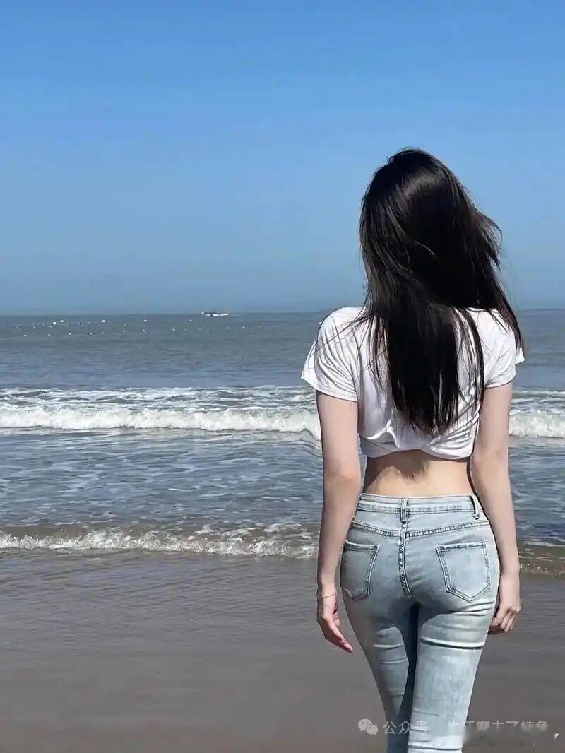 3695大家早上好！愿你每天醒来，依旧热爱生活，清楚想要什么，并且为之努力，强硬