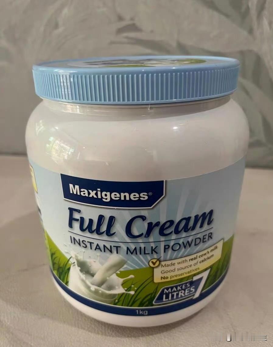 看到假奶粉的新闻，我翻出了家里那罐代购奶粉。第一，仔细看了配料表。第一位必