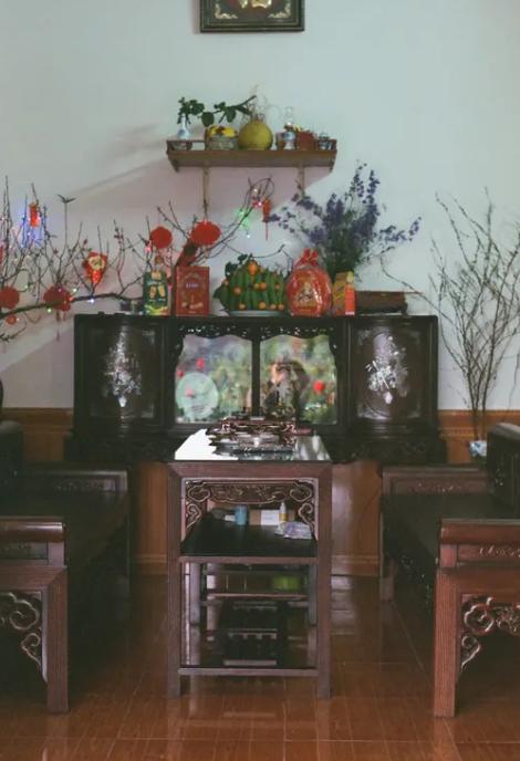 几十万买回家的红木家具，传到子女手里，第一件事往往不是继续珍藏，而是挂上闲鱼：