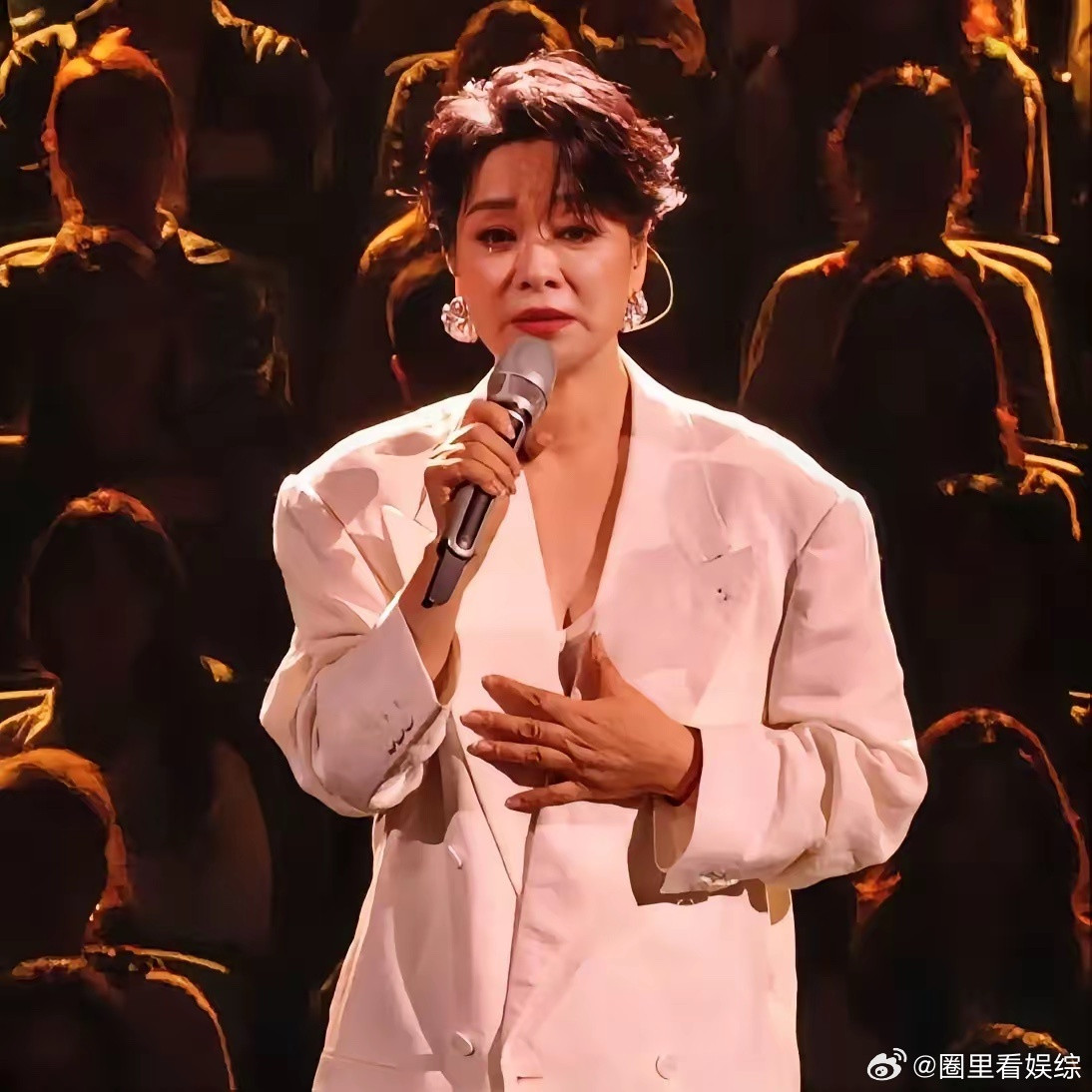 我有种预感下一季的歌手收视率会大爆因为我觉得芒果台应该会邀请毛阿敏，还会让毛阿敏