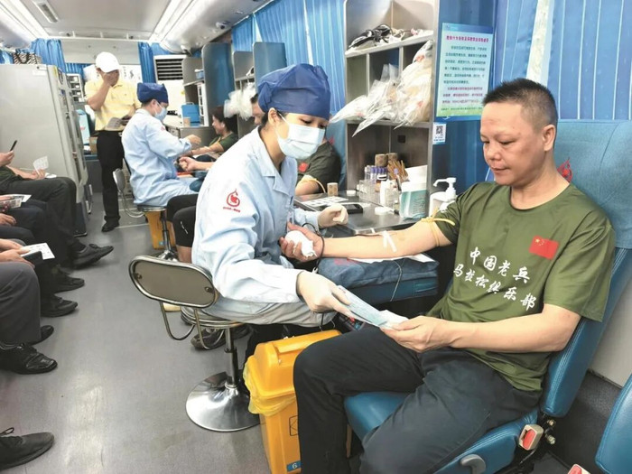 热血老兵集结！这场爱心献血活动太燃啦