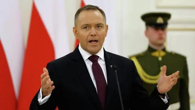 北约最激进一步！波兰带头拥核，美国敢接招吗？据彭博社、塔斯社2月15日消