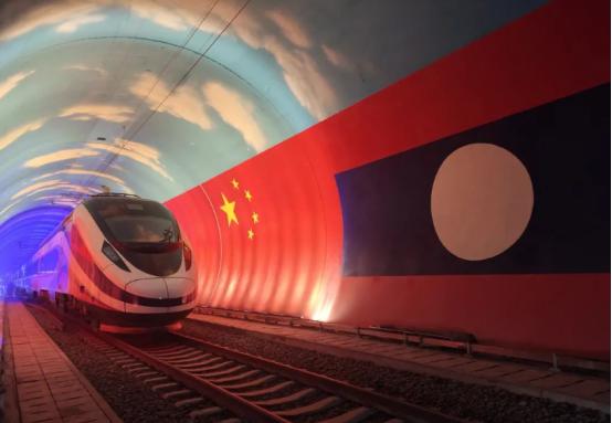 东南亚多国争相修建铁路对接我国！越南大手笔砸钱改造线路，老挝尝到甜头，为啥周边国