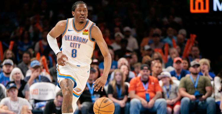 季后赛的杰伦威廉姆斯是真厉害雷霆大胜太阳，迎来季后赛开门红，雷霆赢得太轻松了