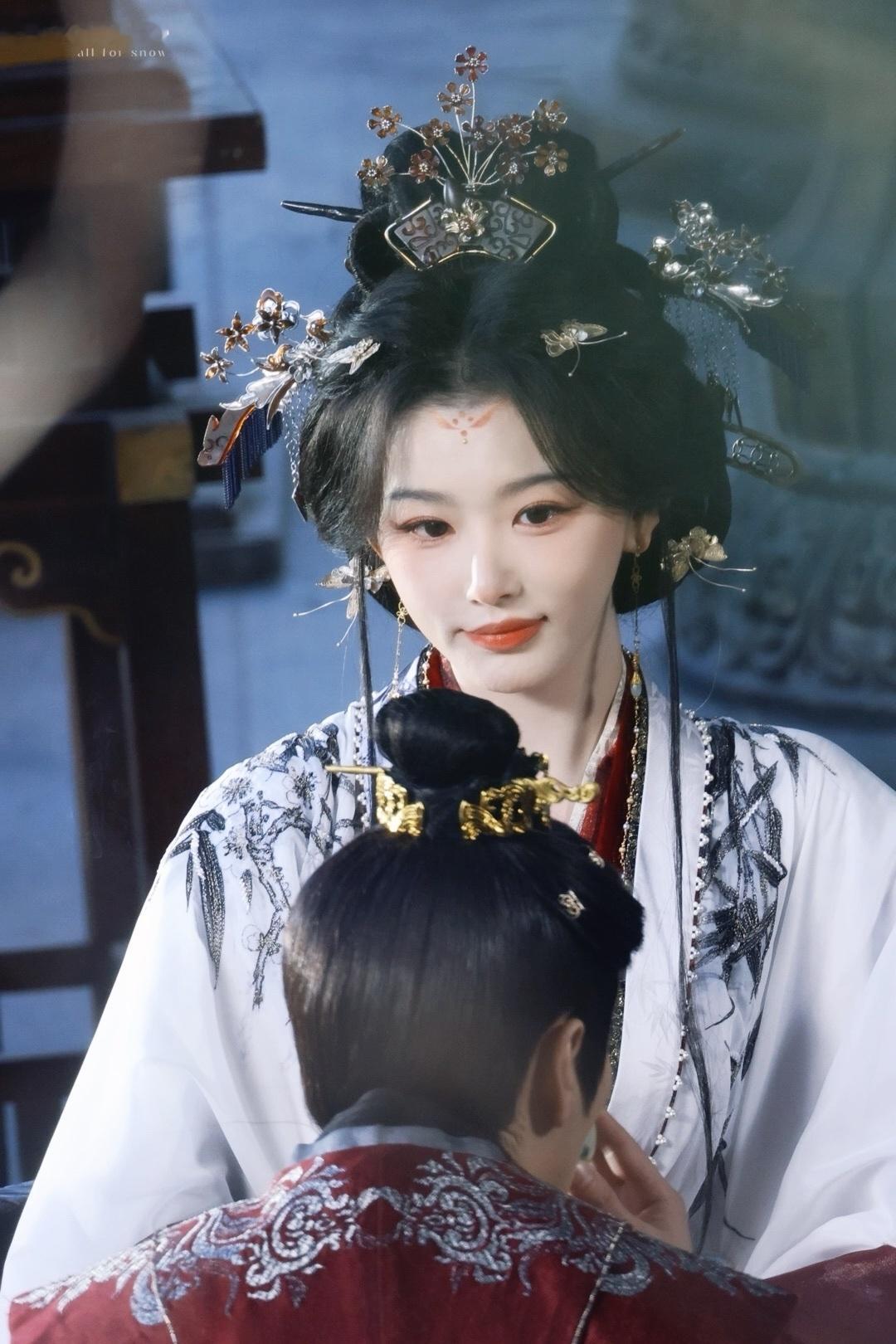 发现一部新剧魏晋风造型挺好看的～～～且看上去是花心思的非流水线产物🍃🍃🍃