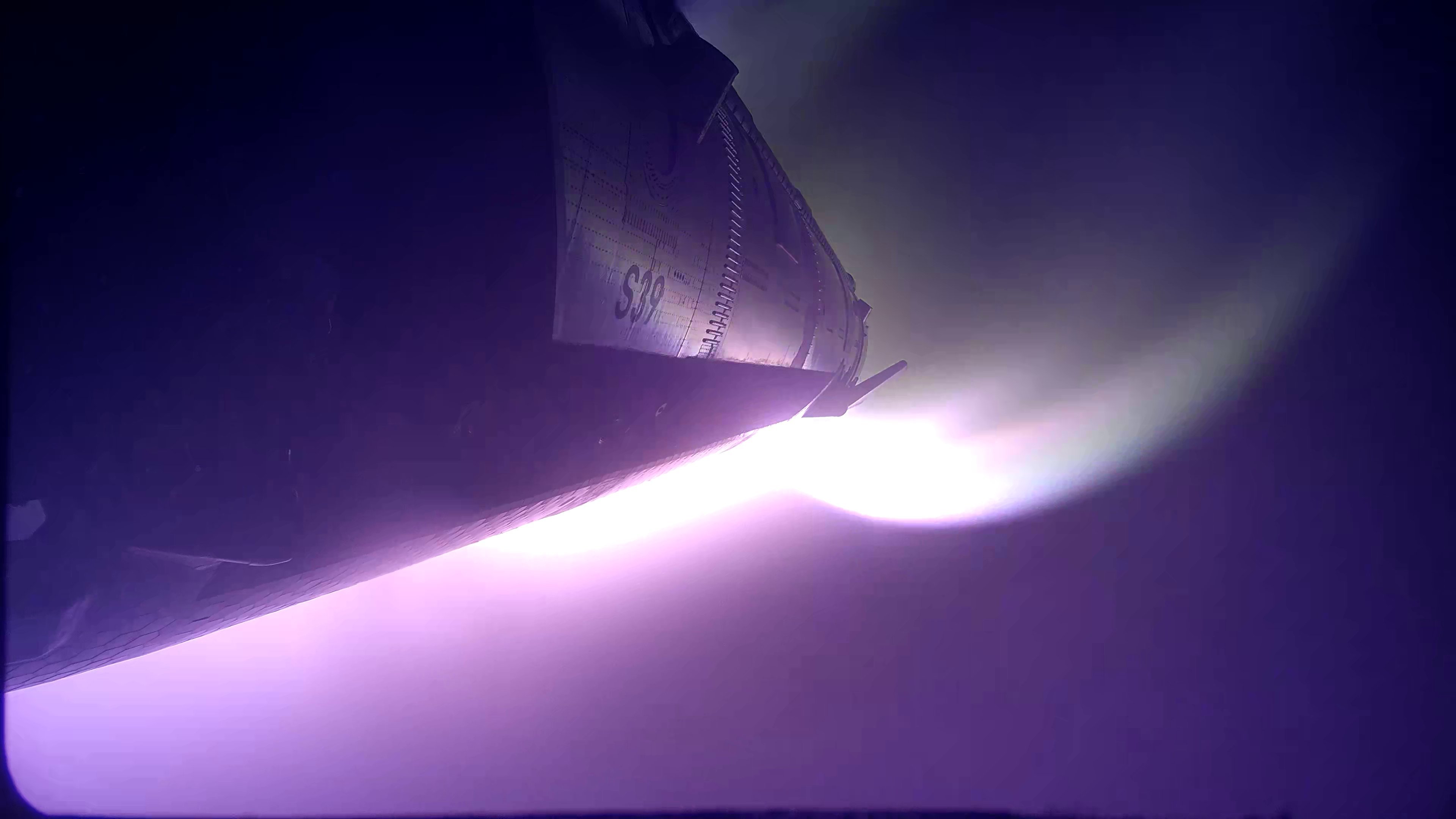 ElonMusk回复网友解释了Starship为什么可以在再入的黑障区通过St