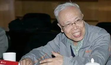 “中美差距有多大？”中国科学院院士姜伯驹一语惊人：“不是别人卡我们脖子，