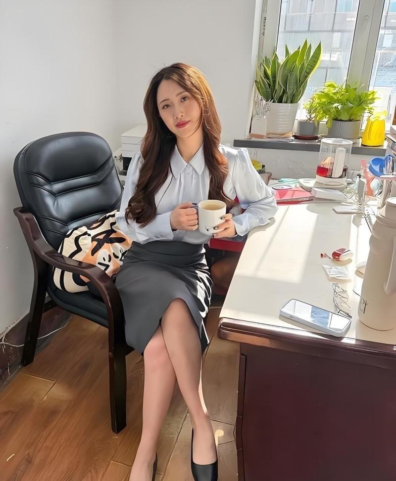 跑了这么多年的业务，经常在各个层级的单位之间打转，我发现了一个极其反常却又无比真