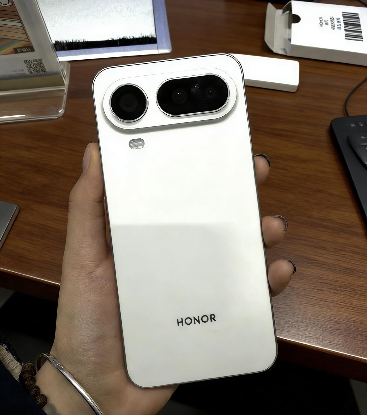 荣耀Magic8ProAir真机天玑9500处理器5500毫安时电池+8