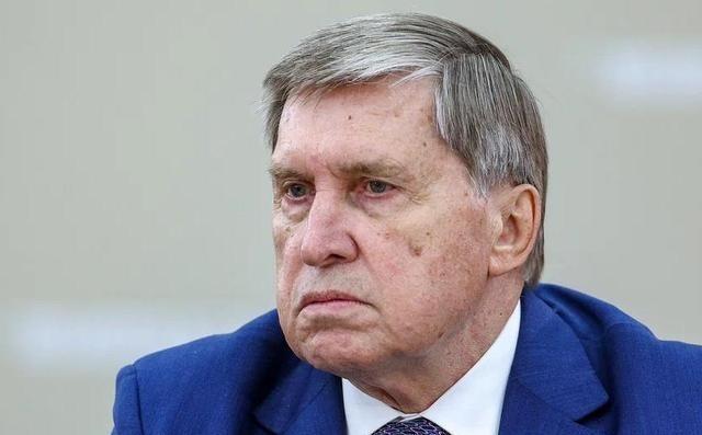 不打你打谁！你乌克兰加入的是军事组织北约，北约是干什么的？是包围俄罗斯的，是时时