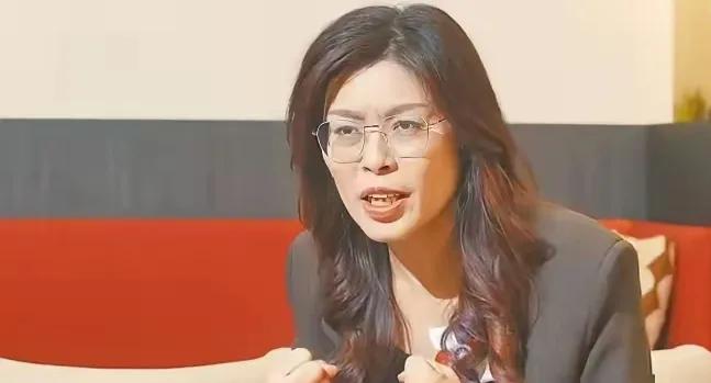 国民党变天记：新掌门挥刀砍向"墙头草"，绿营急得跳脚！2025年秋的台湾政坛