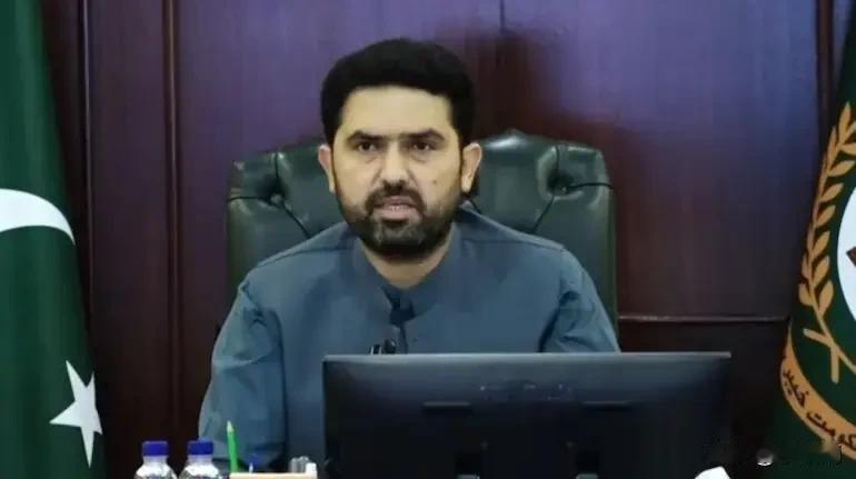 巴基斯坦的政局！恐怕要迎来新一轮大风浪了，省长极其罕见公开挑战军队！12月7