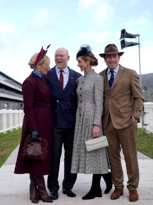 伊丽莎白二世没有培养好自己的4个孩子，一个比一个能闯祸，几个孙辈的日子反而过得颇