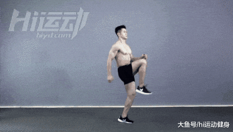 肌肉女身材比健美男运动员还壮实, 不看脸都以为这是肌肉猛男