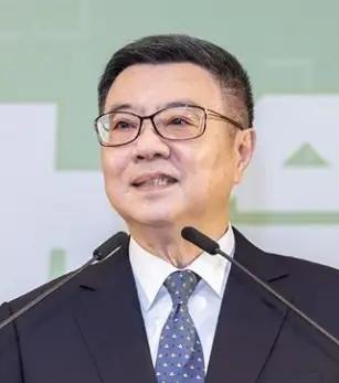 7月1日起，大陆正式施行《民族团结进步促进法》。同一天，台行政部门负责人卓荣