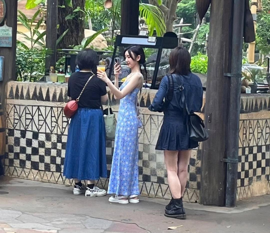 这是毛晓彤吗太有少女感了吧