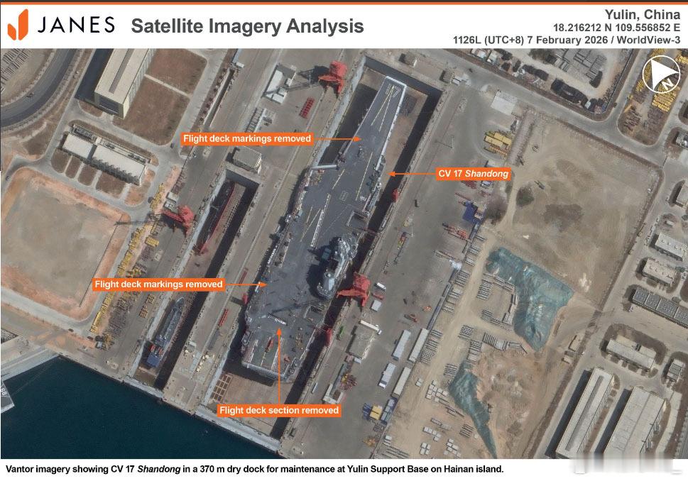 简氏称最新卫图证实，山东舰于一月进入基地专门建造的干船坞。这是解放军海军的航空母