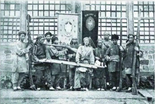 1856年，太平天国士兵使用的夸张武器​​​