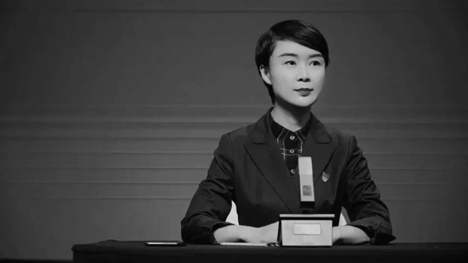 贺娇龙把流量献给了人民，有的人把流量赚给了后代。贺娇龙死了，她却活着。有