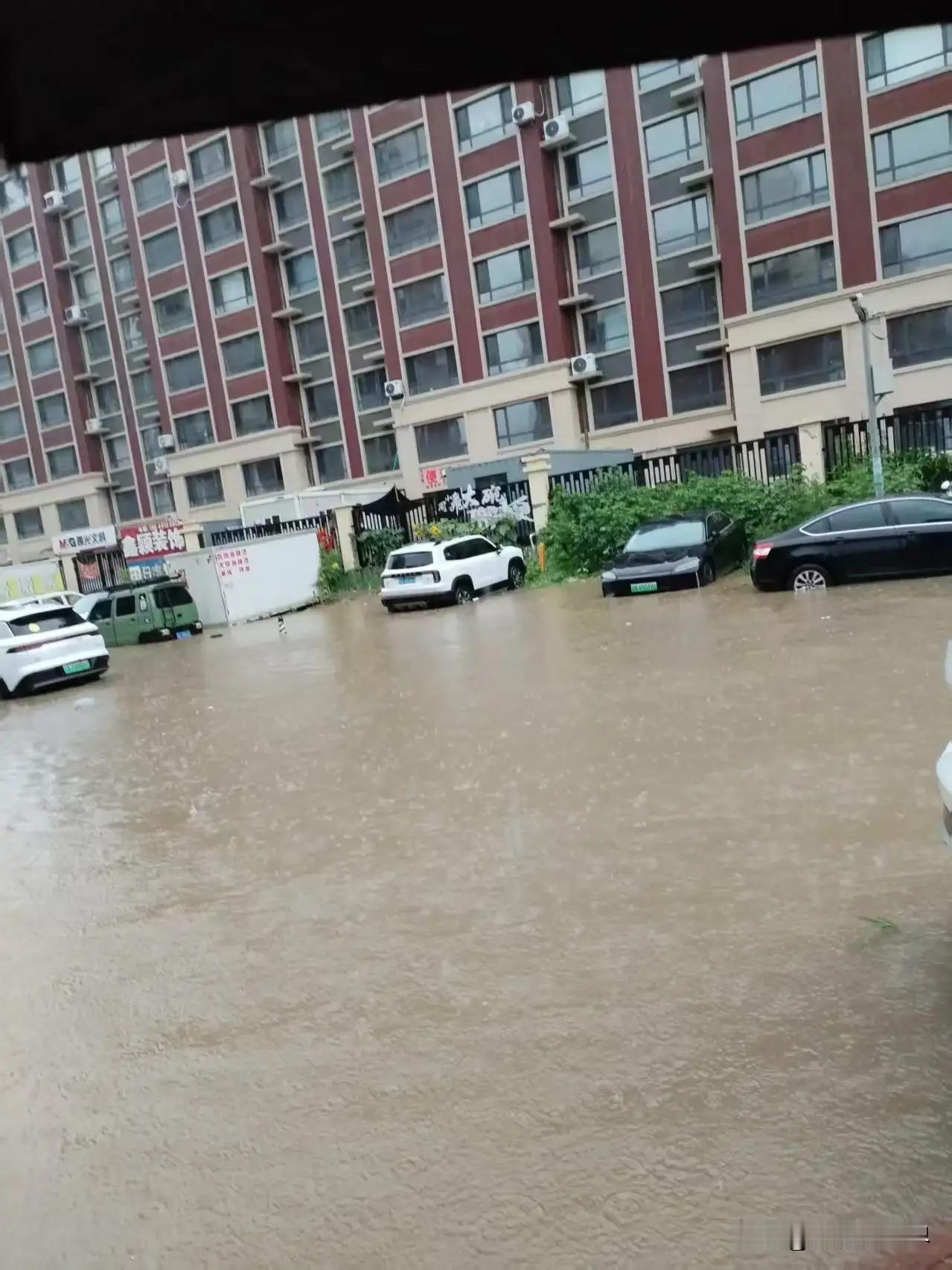 从网上可以看出，沈阳的雨这次真的下麻了，不仅持续时间非常长，而且雨量特别大，造成