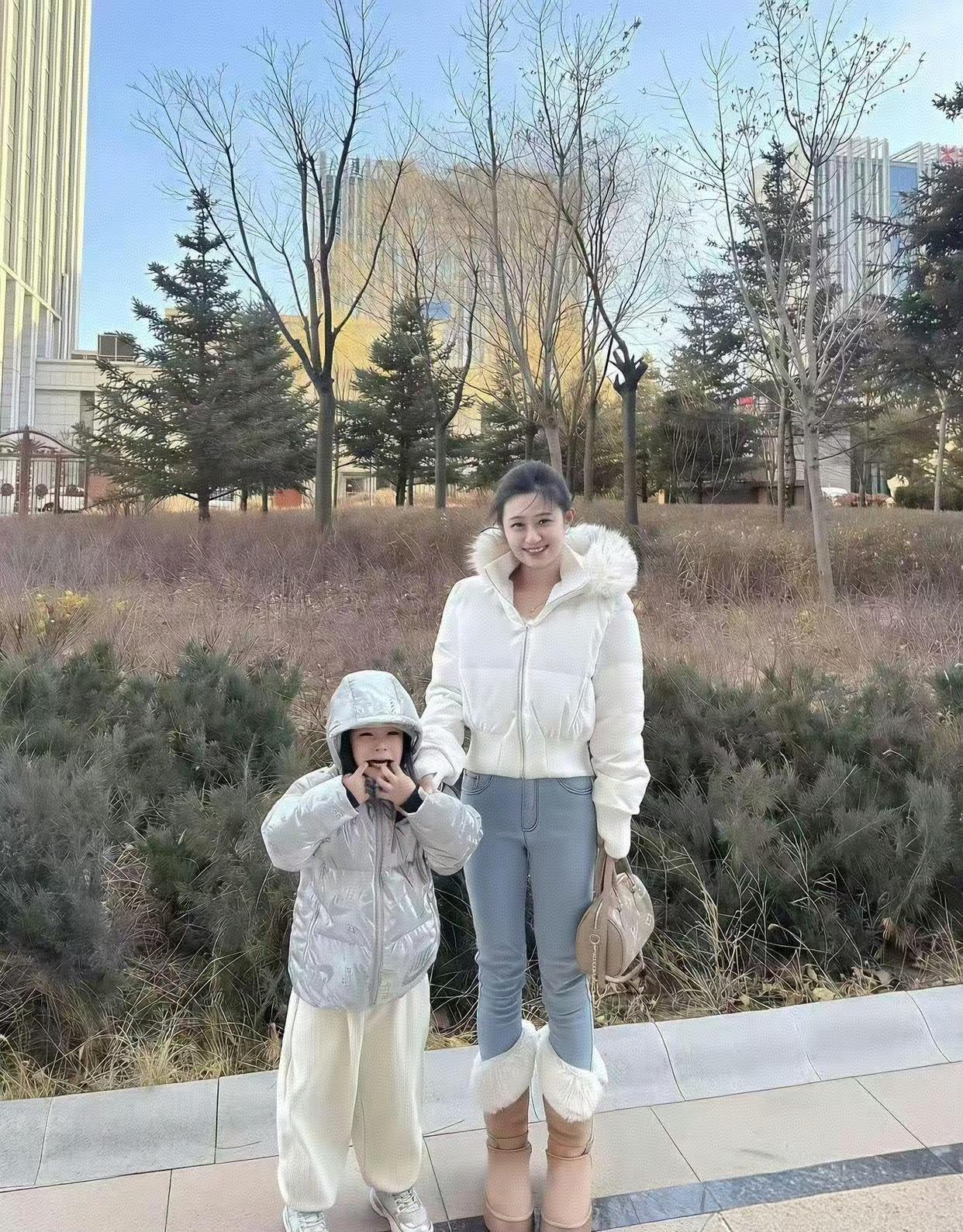 年轻漂亮的宝妈